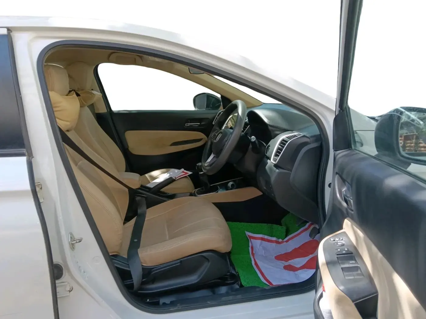 2023 Honda City 1.5L I-VTEC V, Petrol, Manual, 35,779 km, interior