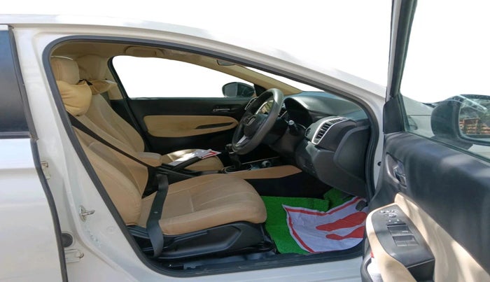 2023 Honda City 1.5L I-VTEC V, Petrol, Manual, 35,779 km, interior