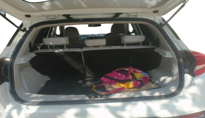 2020 Mahindra XUV300 W8 (O) 1.5 DIESEL, Diesel, Manual, 95,531 km, exterior