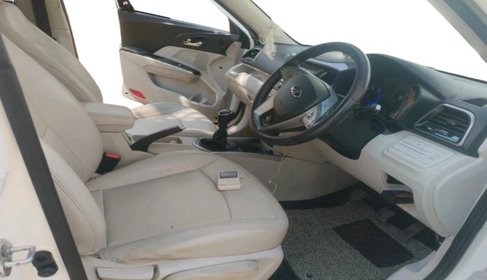 2020 Mahindra XUV300 W8 (O) 1.5 DIESEL, Diesel, Manual, 95,531 km, interior