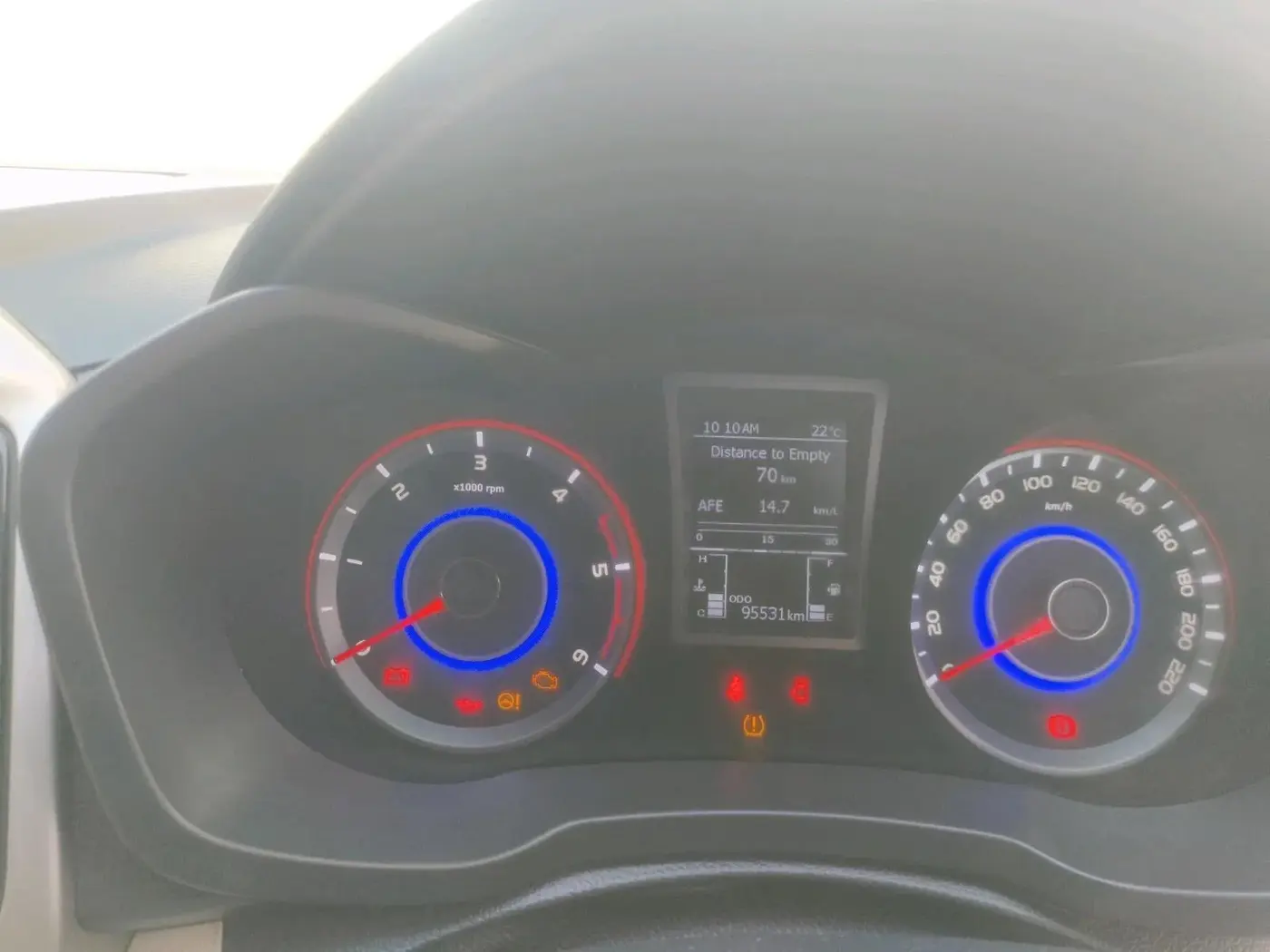 2020 Mahindra XUV300 W8 (O) 1.5 DIESEL, Diesel, Manual, 95,531 km, interior
