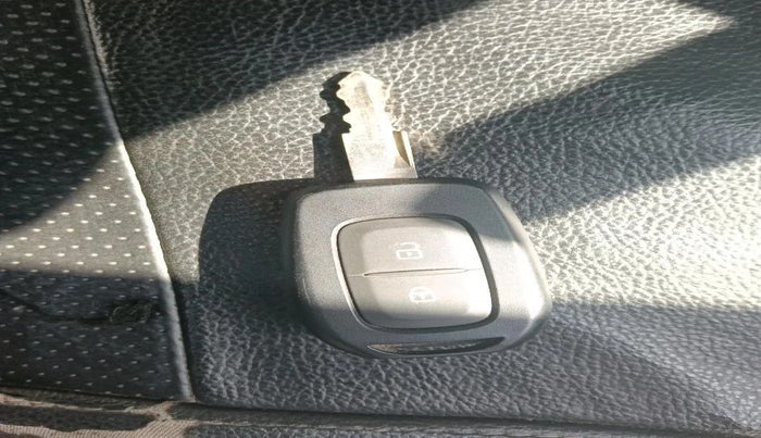 2016 Renault Kwid RXT 1.0 AMT (O), Petrol, Automatic, 1,02,762 km, interior