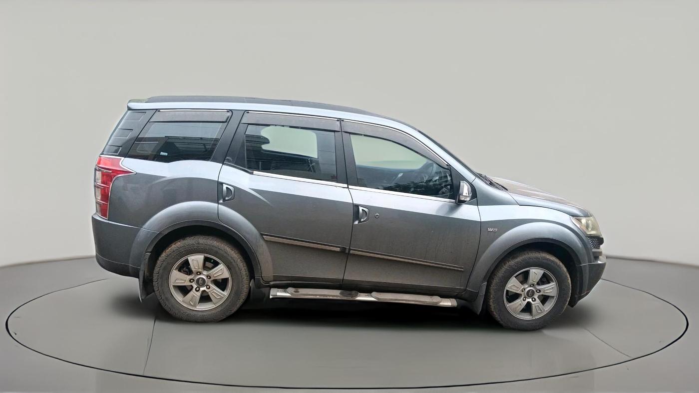 2013 Mahindra XUV500 W8, Diesel, Manual, 1,35,319 km, exterior