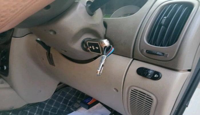 2010 Mahindra Scorpio VLX 2WD AIRBAG BS-III, Diesel, Manual, 1,77,546 km, interior