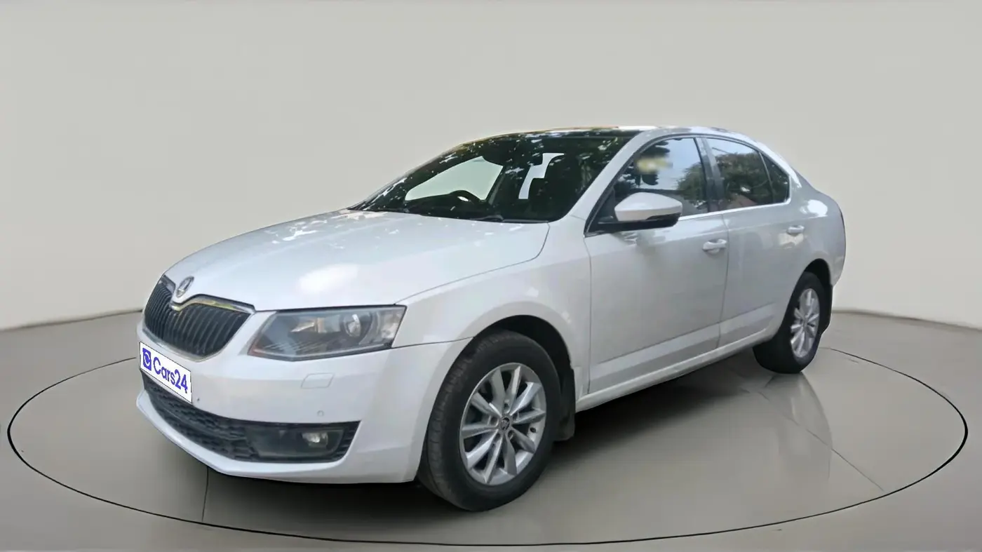2015 Skoda Octavia ELEGANCE 2.0 TDI AT, Diesel, Automatic, 1,73,698 km, exterior