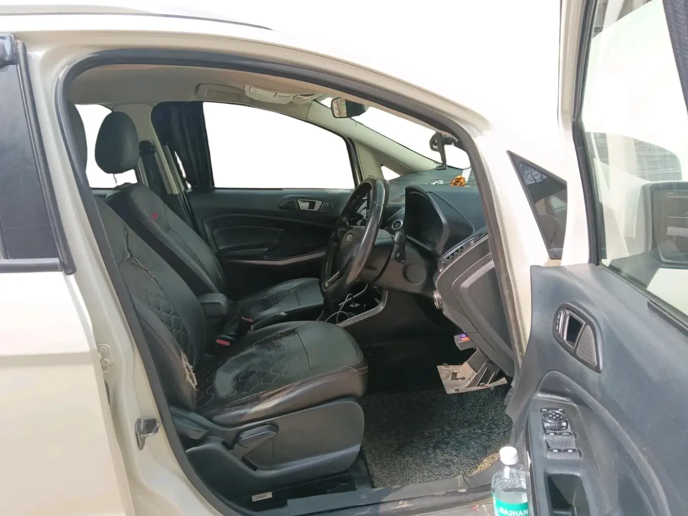 2019 Ford Ecosport TITANIUM 1.5L DIESEL, Diesel, Manual, 2,42,000 km, interior
