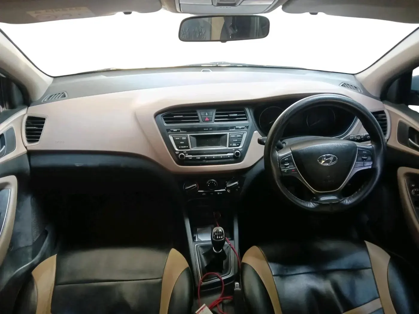 2017 Hyundai Elite i20 SPORTZ 1.4 CRDI, Diesel, Manual, 1,17,302 km, interior