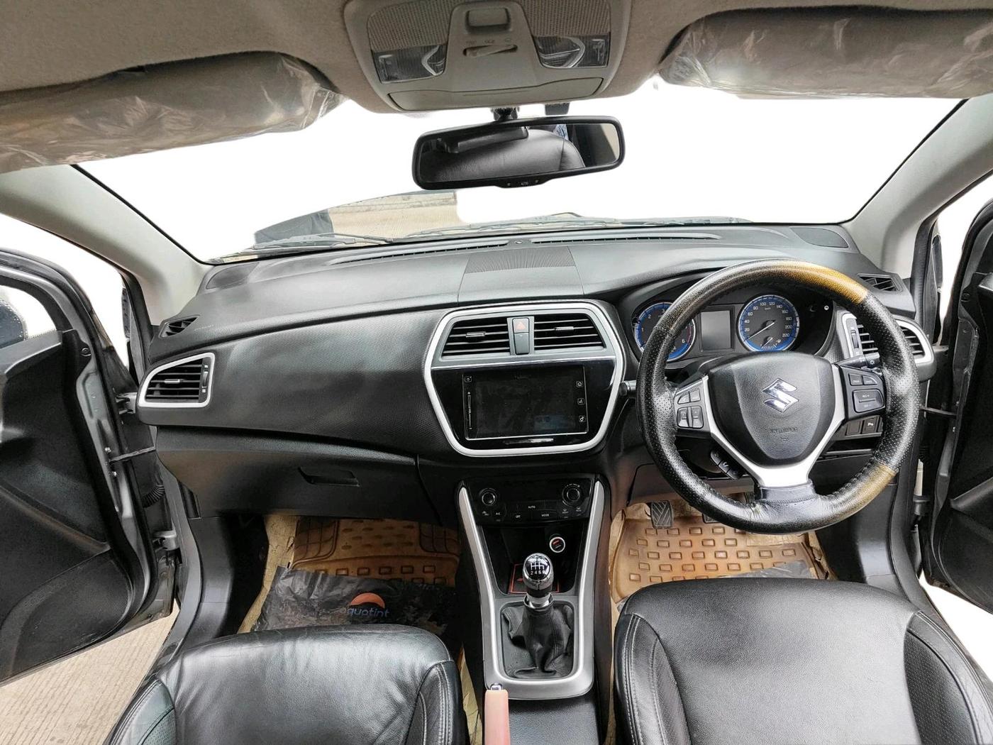 2015 Maruti S Cross ALPHA 1.6, Diesel, Manual, 95,697 km, interior