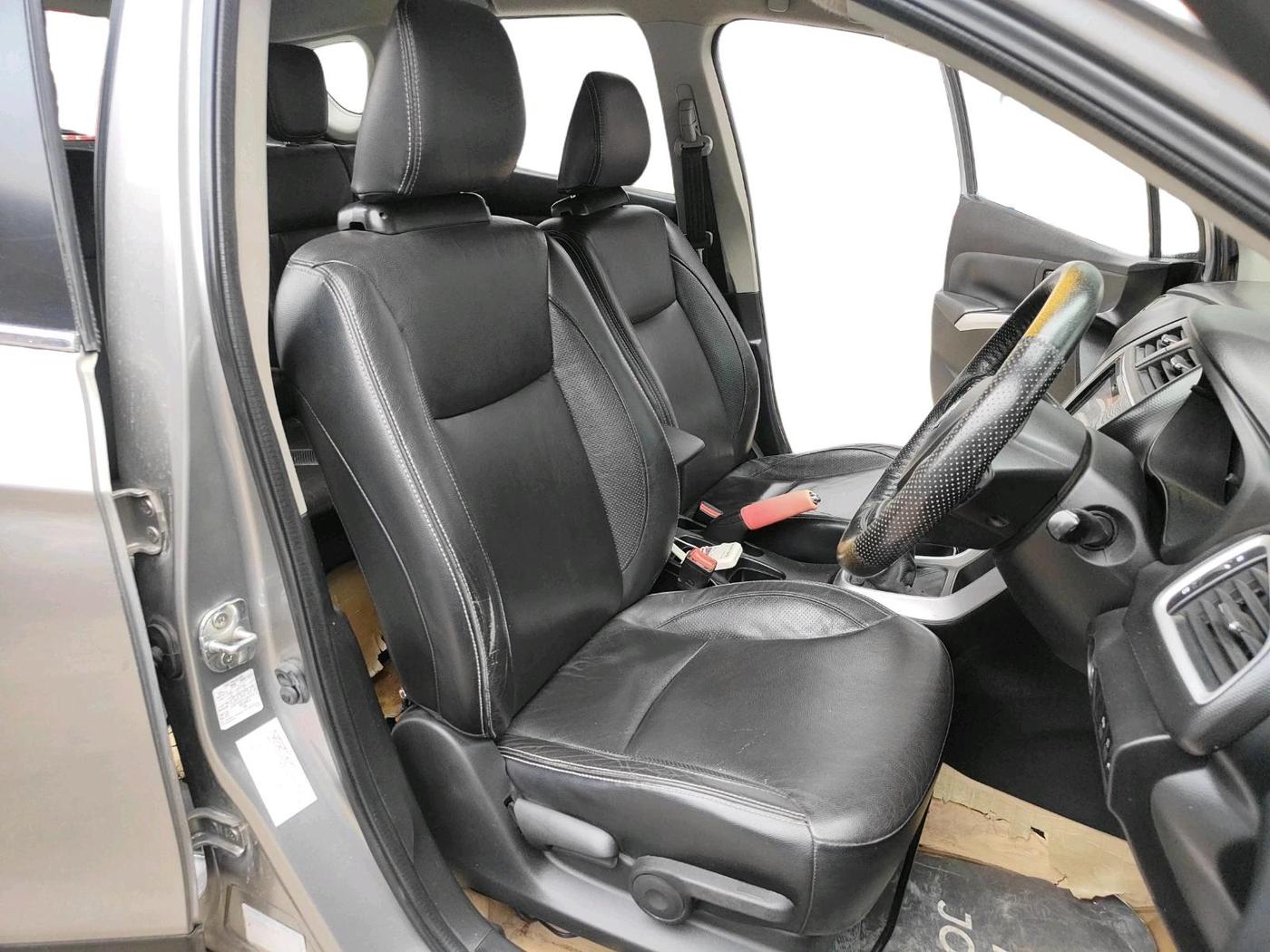 2015 Maruti S Cross ALPHA 1.6, Diesel, Manual, 95,697 km, interior