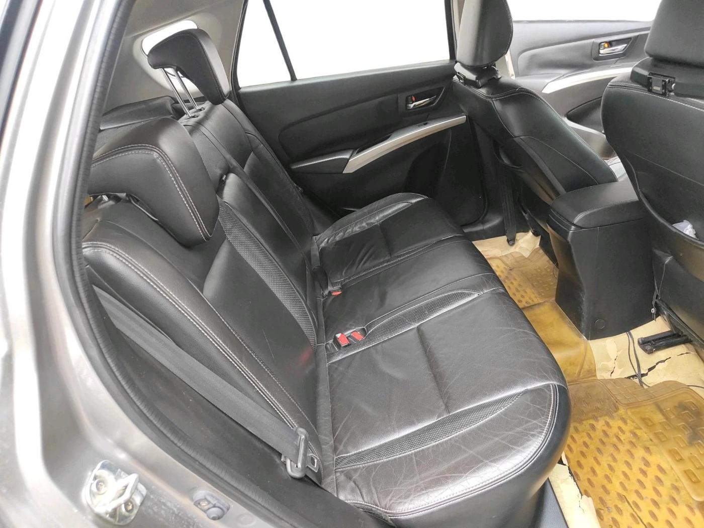 2015 Maruti S Cross ALPHA 1.6, Diesel, Manual, 95,697 km, interior
