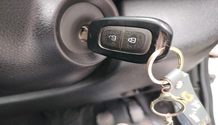 2017 Renault Kwid RXT 1.0 AMT (O), Petrol, Automatic, 61,811 km, interior