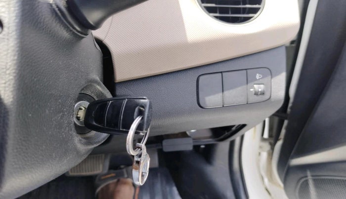 2019 Hyundai Grand i10 SPORTZ AT 1.2 KAPPA VTVT, Petrol, Automatic, 41,371 km, interior