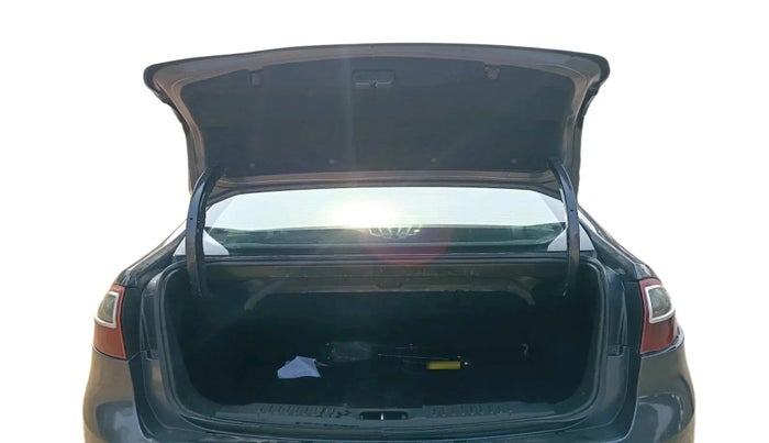 2011 Ford Fiesta TITANIUM DIESEL, Diesel, Manual, 1,10,369 km, exterior