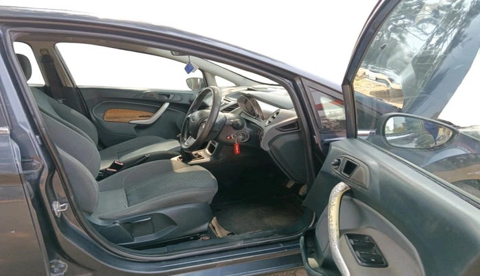 2011 Ford Fiesta TITANIUM DIESEL, Diesel, Manual, 1,10,369 km, interior