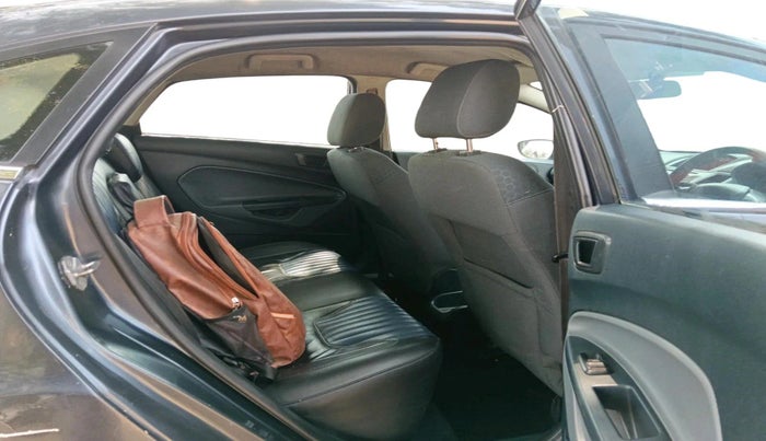 2011 Ford Fiesta TITANIUM DIESEL, Diesel, Manual, 1,10,369 km, interior