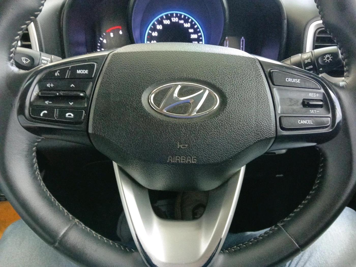 2020 Hyundai VENUE SX 1.5 CRDI, Diesel, Manual, 90,112 km, interior
