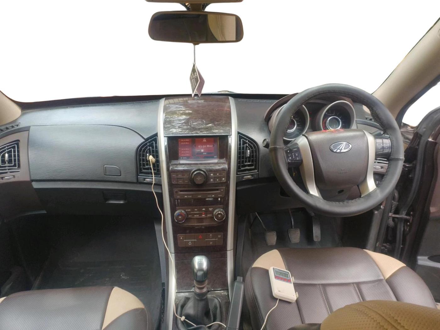 2014 Mahindra XUV500 W8, Diesel, Manual, 97,457 km, interior