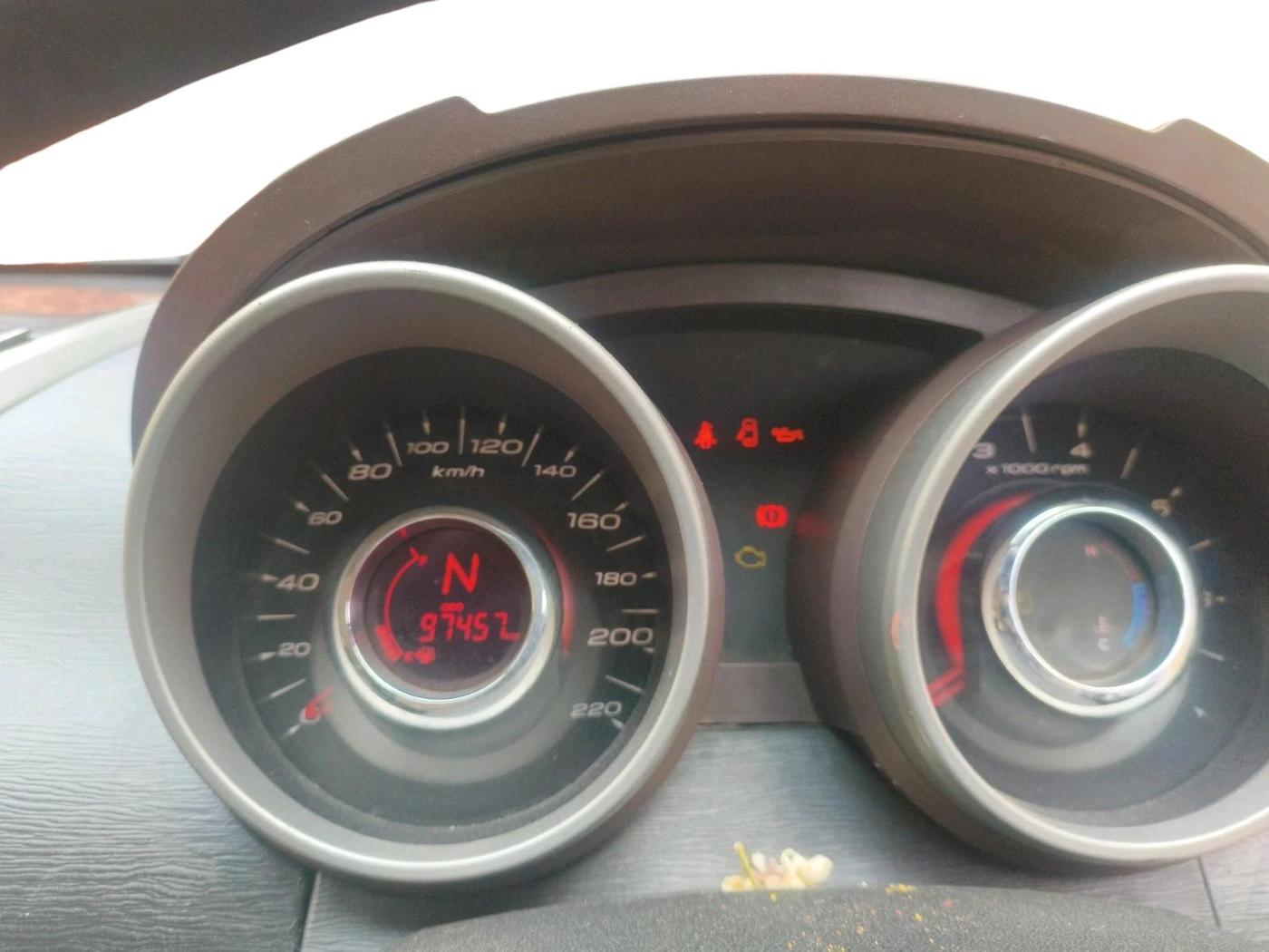 2014 Mahindra XUV500 W8, Diesel, Manual, 97,457 km, interior