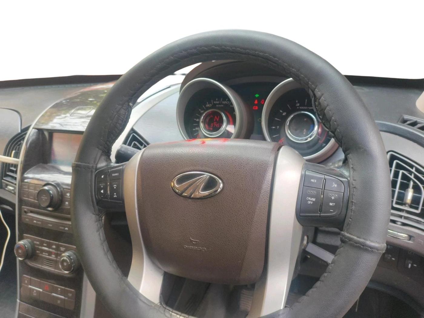2014 Mahindra XUV500 W8, Diesel, Manual, 97,457 km, interior