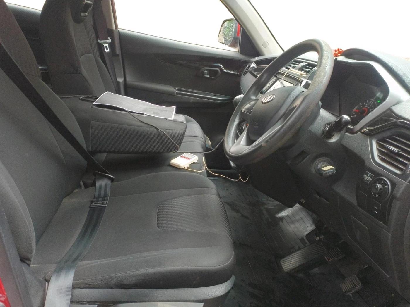 2018 Mahindra KUV 100 NXT K8 P 6 STR, Petrol, Manual, 53,838 km, interior