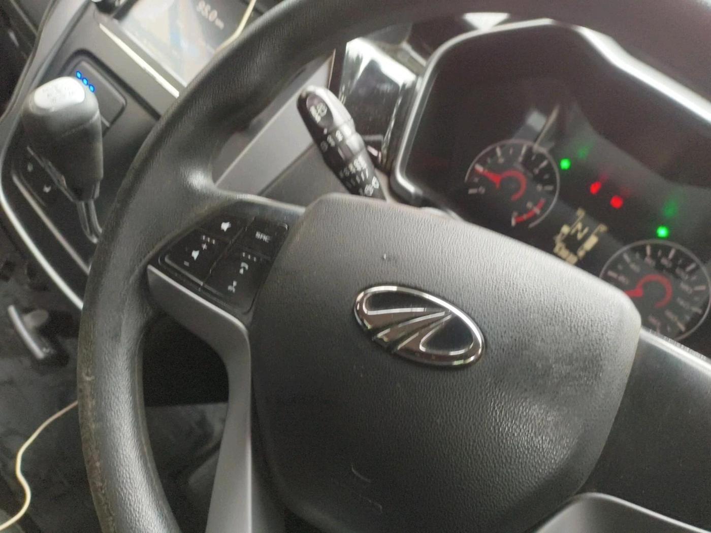 2018 Mahindra KUV 100 NXT K8 P 6 STR, Petrol, Manual, 53,838 km, interior