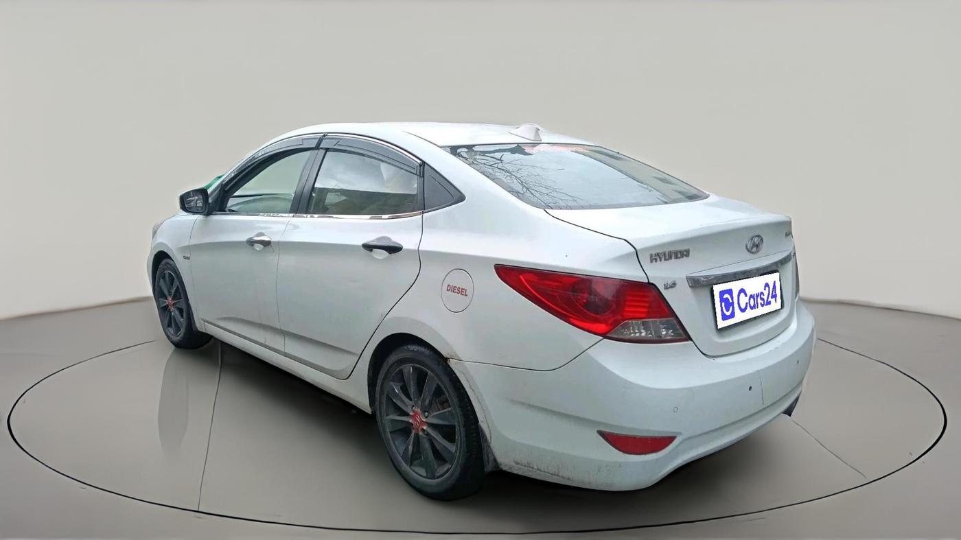 2013 Hyundai Verna FLUIDIC 1.6 CRDI SX, Diesel, Manual, 1,20,815 km, exterior
