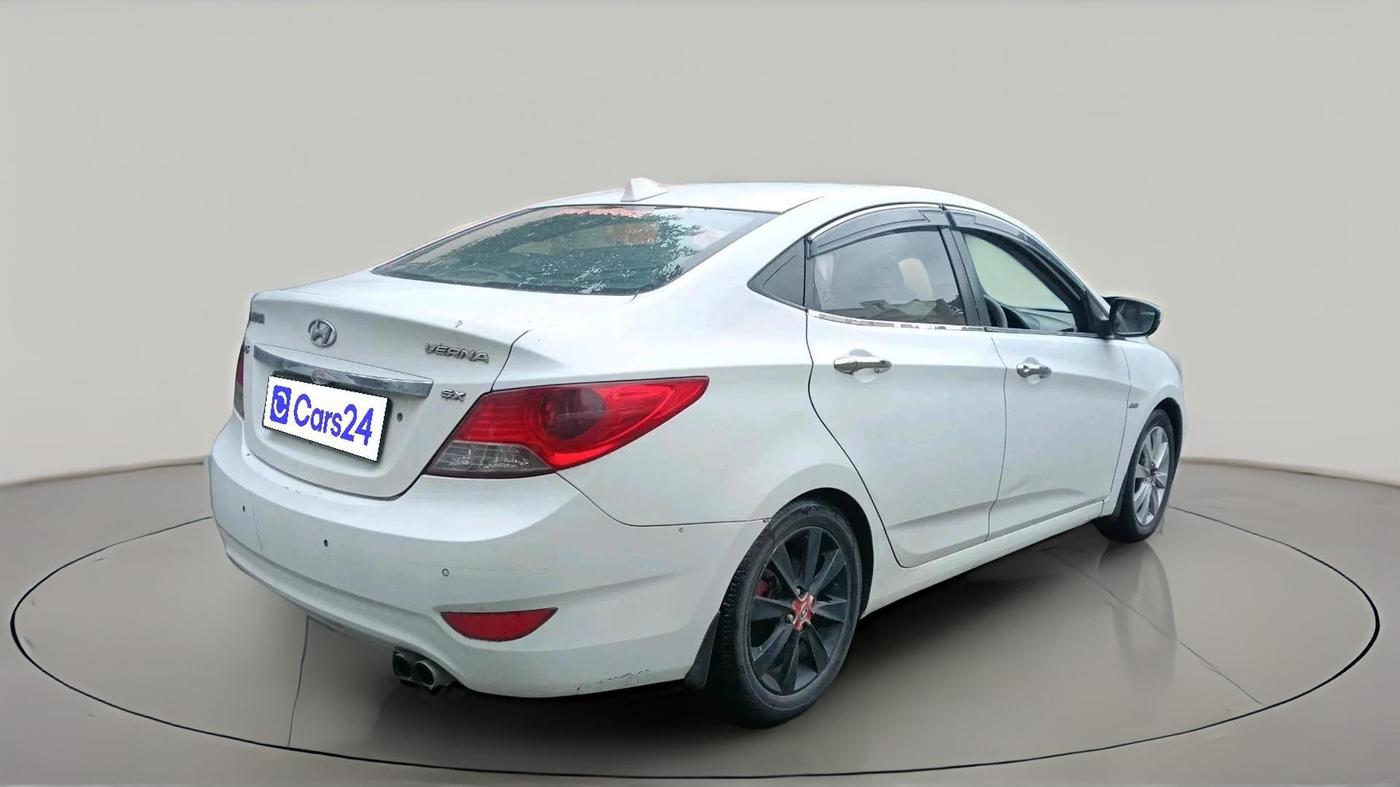 2013 Hyundai Verna FLUIDIC 1.6 CRDI SX, Diesel, Manual, 1,20,815 km, exterior