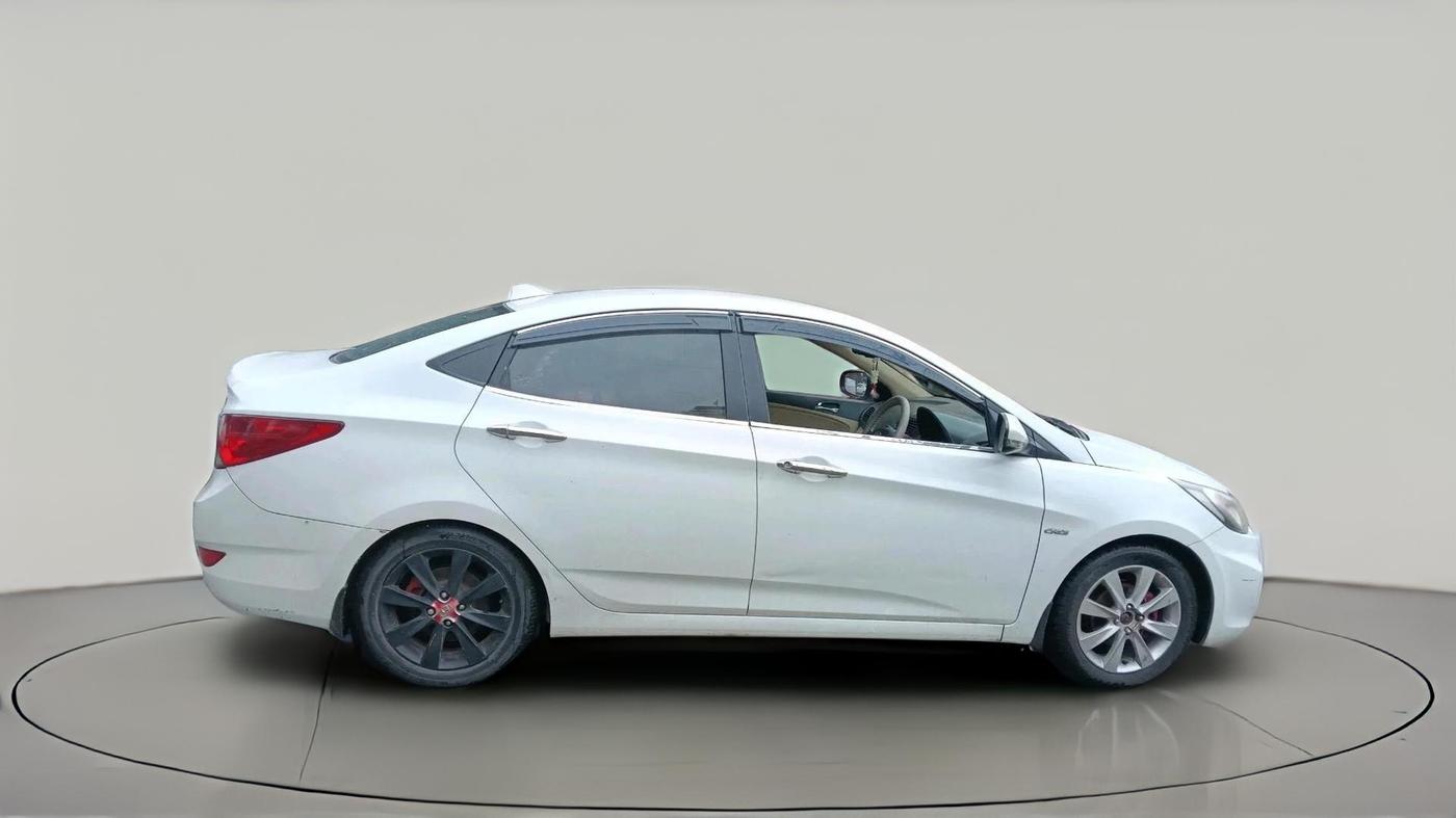 2013 Hyundai Verna FLUIDIC 1.6 CRDI SX, Diesel, Manual, 1,20,815 km, exterior