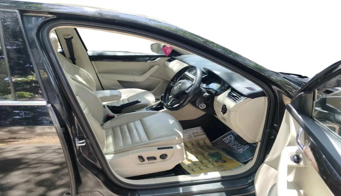 2017 Skoda Octavia 2.0 TDI CR STYLE PLUS AT, Diesel, Automatic, 72,030 km, interior