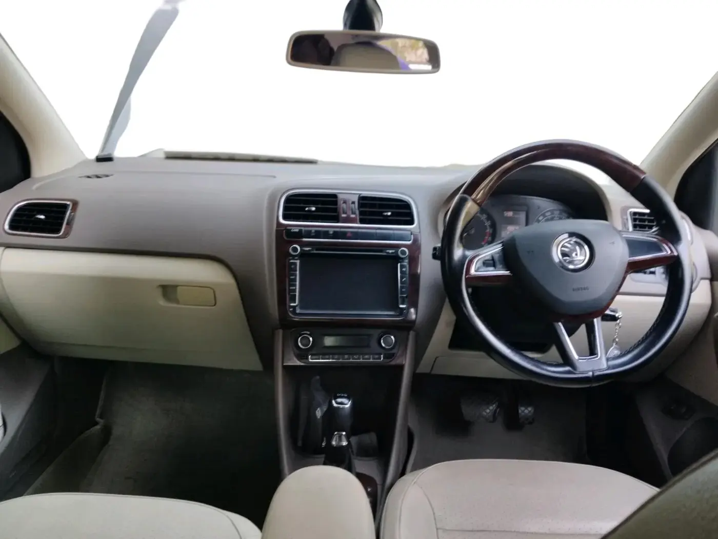 2016 Skoda Rapid 1.5 TDI CR STYLE PLUS AT, Diesel, Automatic, 1,08,379 km, interior