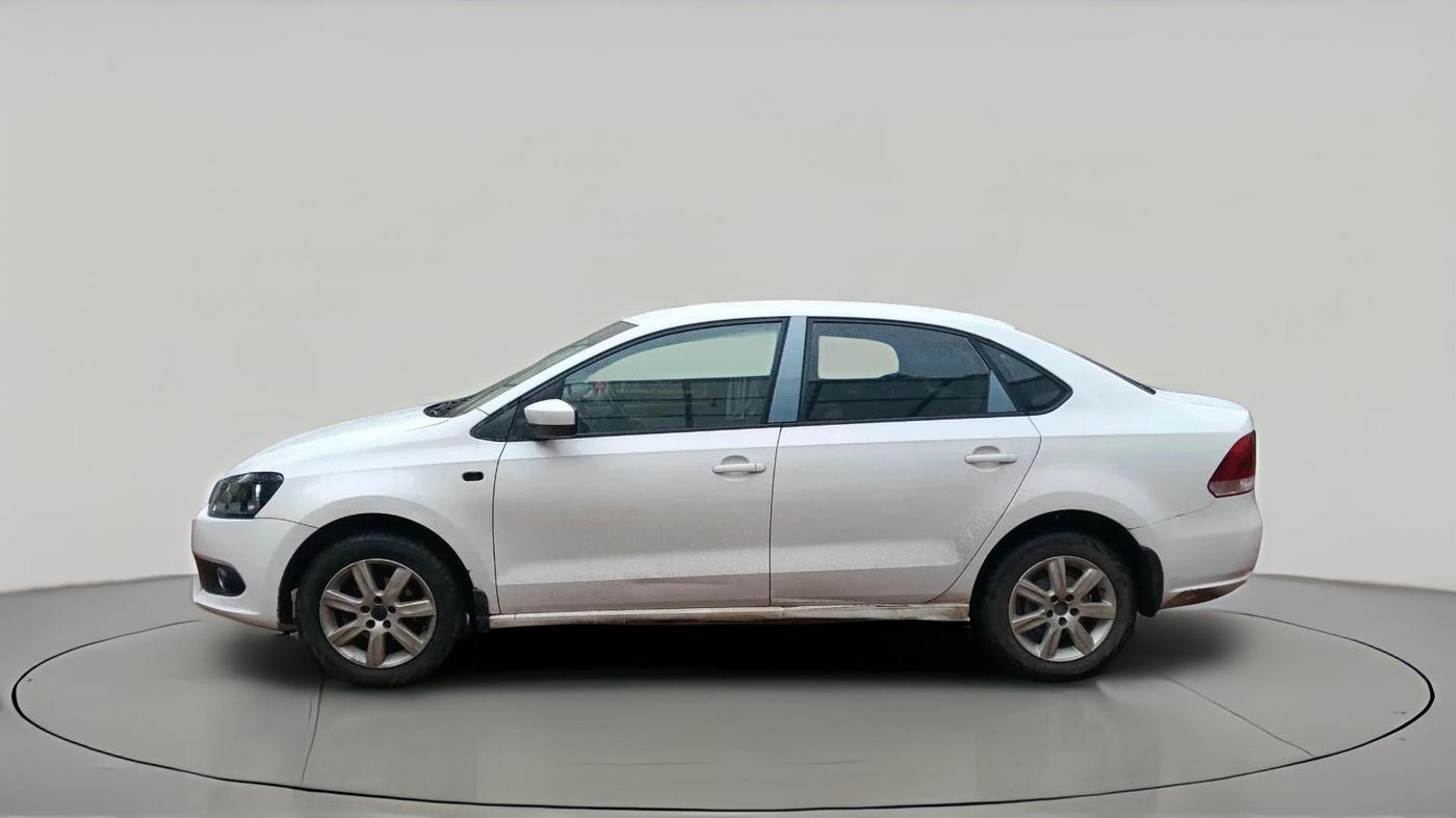 2011 Volkswagen Vento HIGHLINE 1.6 MPI, Petrol, Manual, 1,75,721 km, exterior