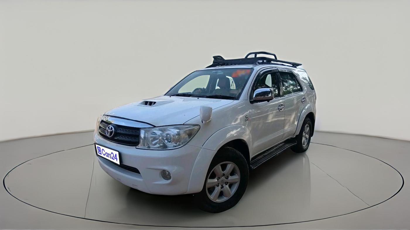 2011 Toyota Fortuner 3.0 4X4 MT, Diesel, Manual, 3,63,373 km, exterior