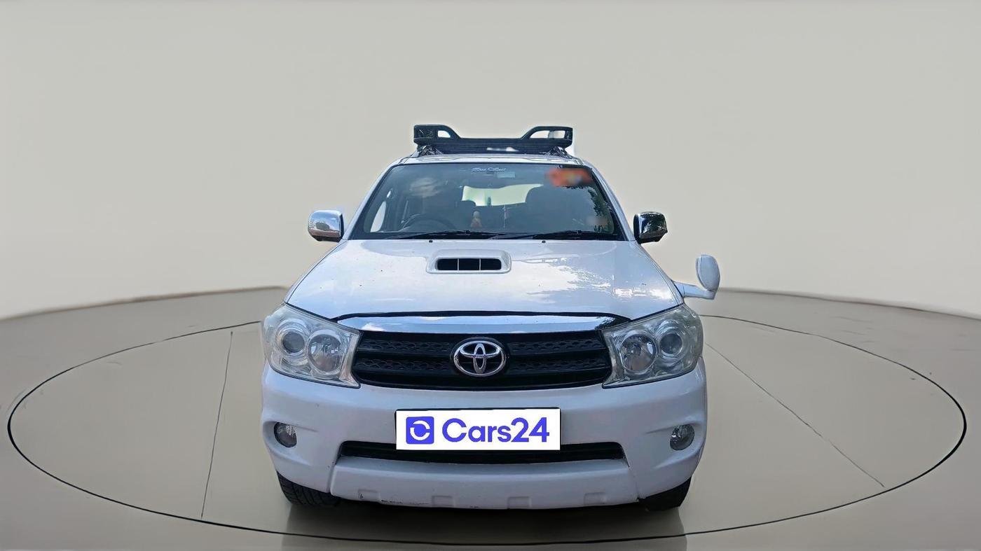 2011 Toyota Fortuner 3.0 4X4 MT, Diesel, Manual, 3,63,373 km, exterior