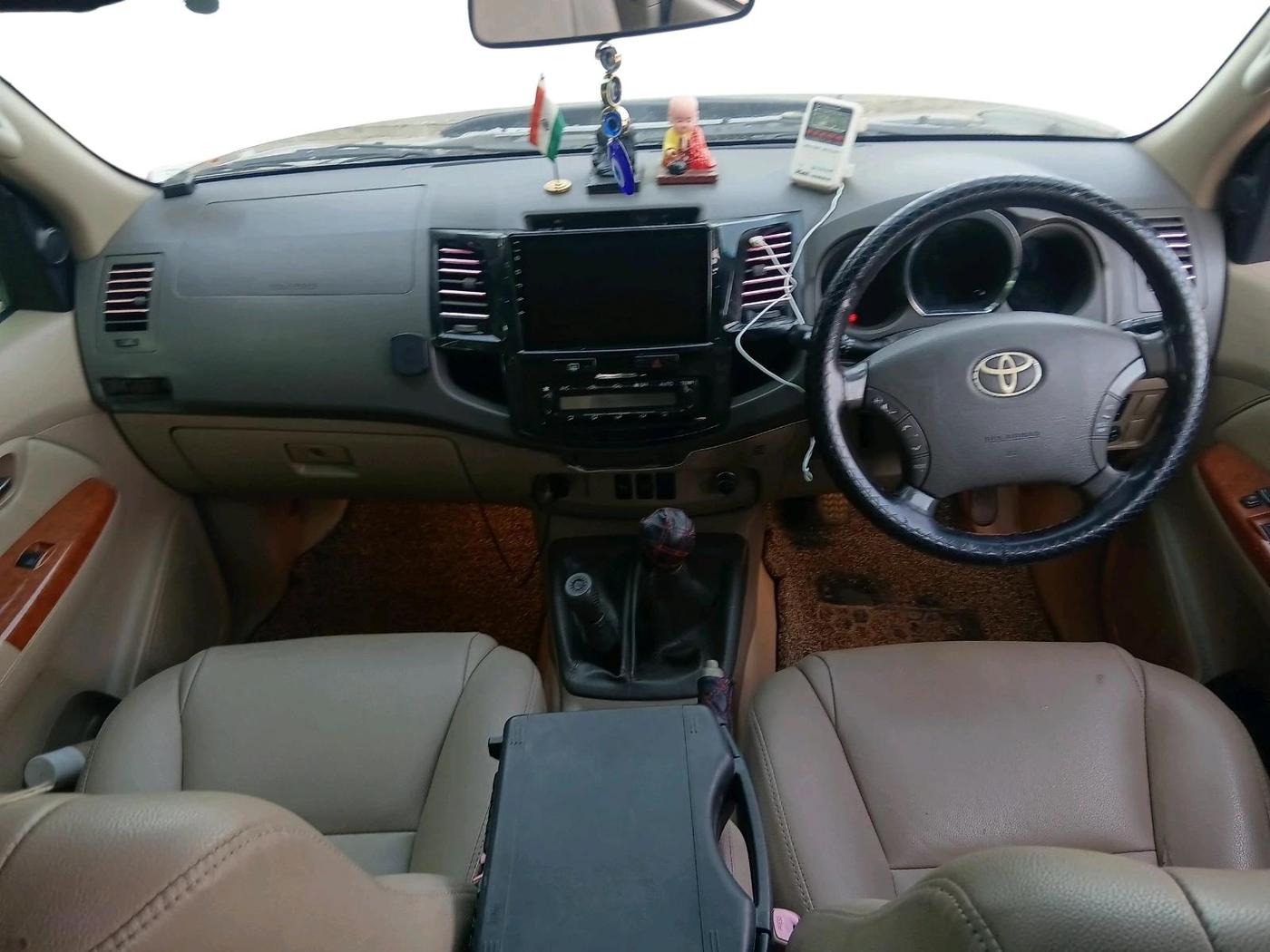2011 Toyota Fortuner 3.0 4X4 MT, Diesel, Manual, 3,63,373 km, interior