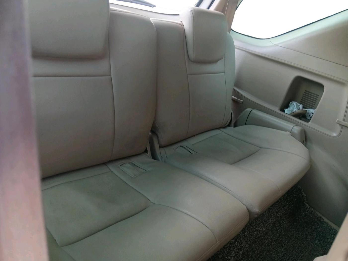 2011 Toyota Fortuner 3.0 4X4 MT, Diesel, Manual, 3,63,373 km, interior