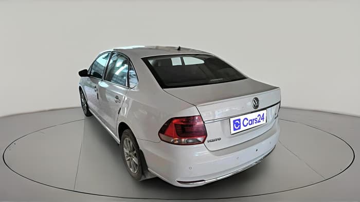 2016 Volkswagen Vento HIGHLINE 1.5 AT, Diesel, Automatic, 1,02,177 km, exterior