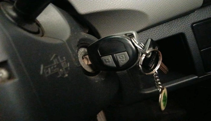 2011 Maruti Wagon R 1.0 VXI, Petrol, Manual, 55,436 km, interior