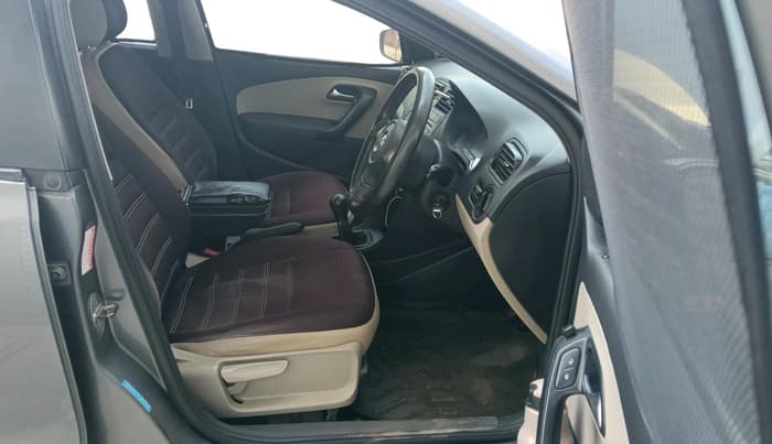 2013 Volkswagen Polo COMFORTLINE 1.2L, Diesel, Manual, 97,665 km, interior