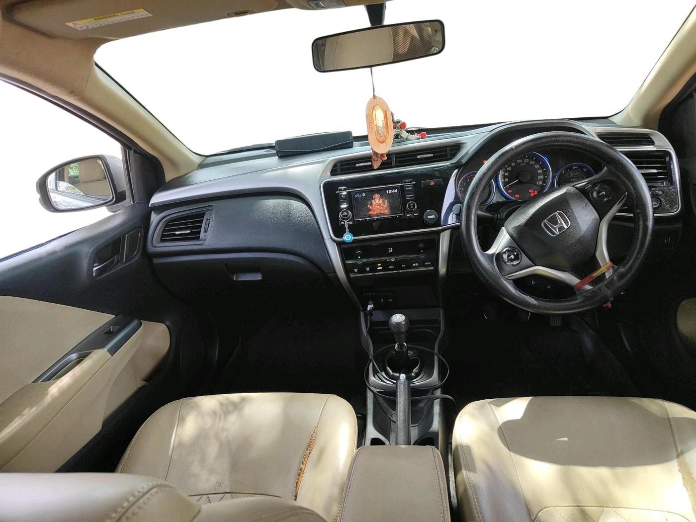 2016 Honda City 1.5L I-DTEC V, Diesel, Manual, 1,46,613 km, interior