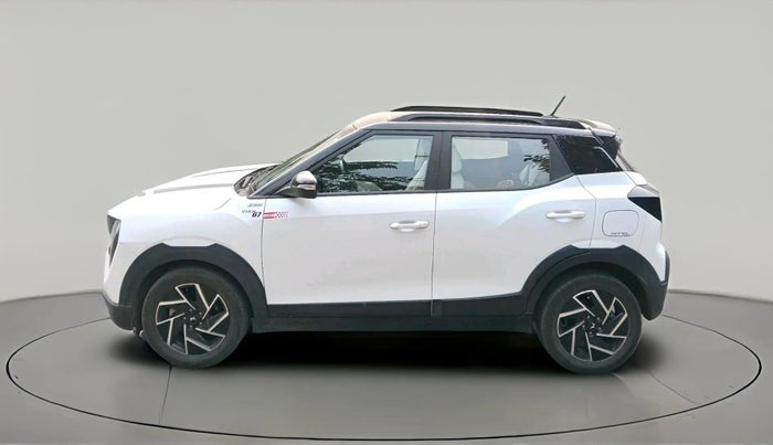 2024 Mahindra XUV 3XO AX7 1.2 TGDi, Petrol, Manual, 13,329 km, exterior