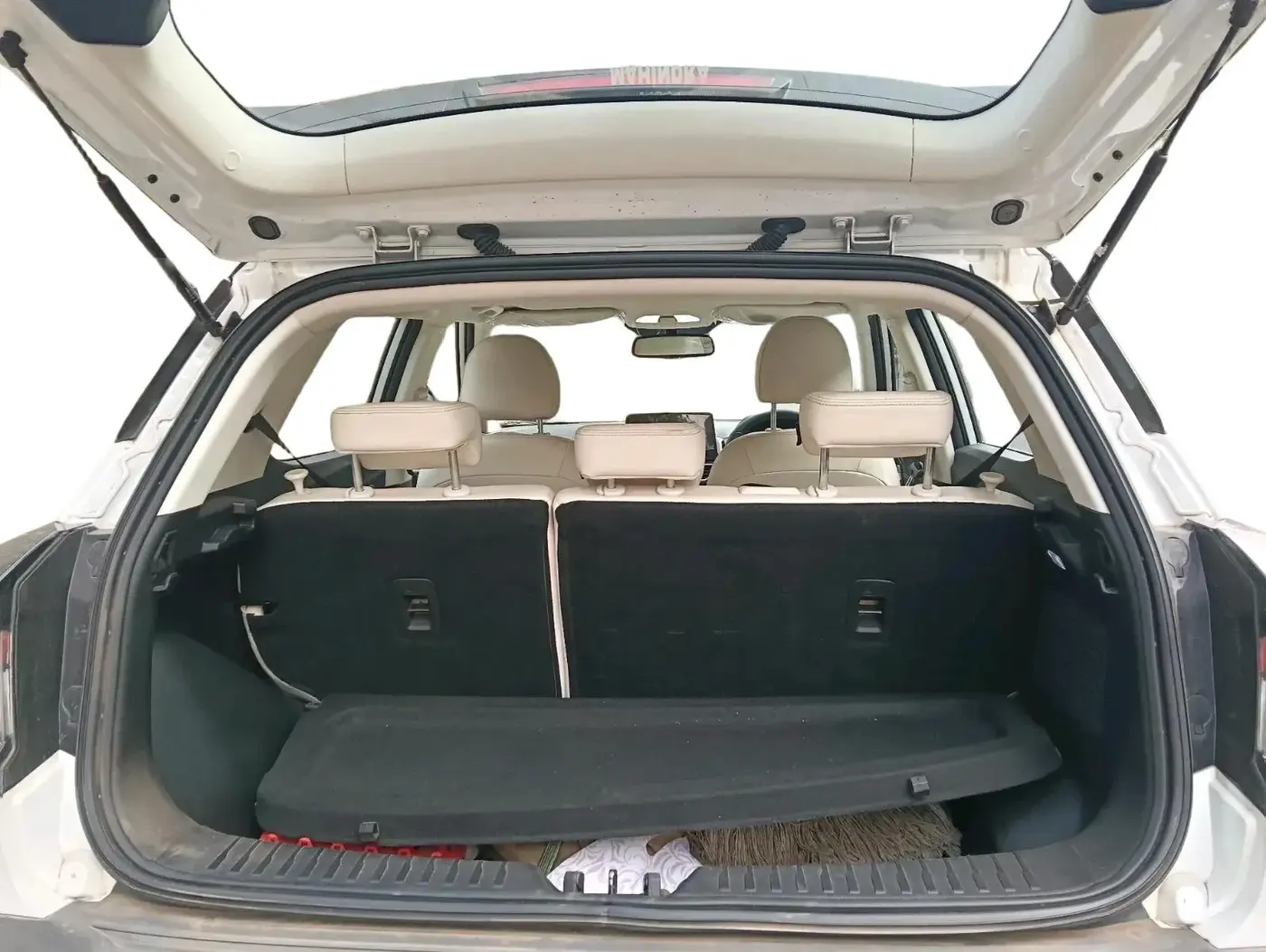 2024 Mahindra XUV 3XO AX7 1.2 TGDi, Petrol, Manual, 13,329 km, exterior
