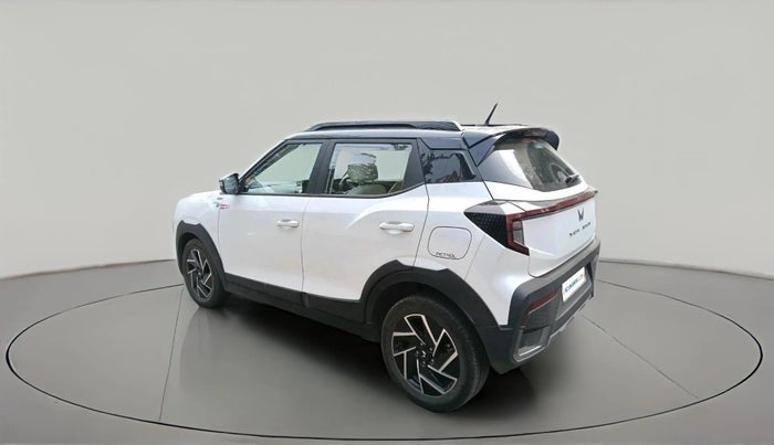 2024 Mahindra XUV 3XO AX7 1.2 TGDi, Petrol, Manual, 13,329 km, exterior