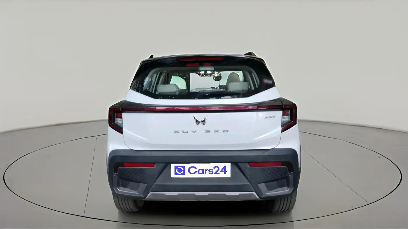 2024 Mahindra XUV 3XO AX7 1.2 TGDi, Petrol, Manual, 13,329 km, exterior