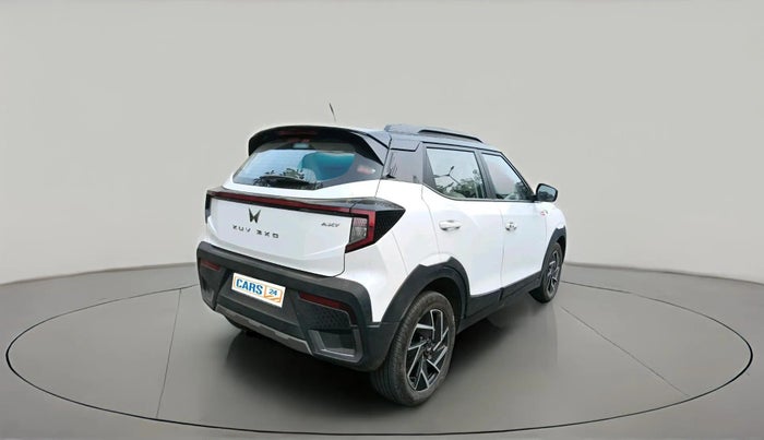 2024 Mahindra XUV 3XO AX7 1.2 TGDi, Petrol, Manual, 13,329 km, exterior