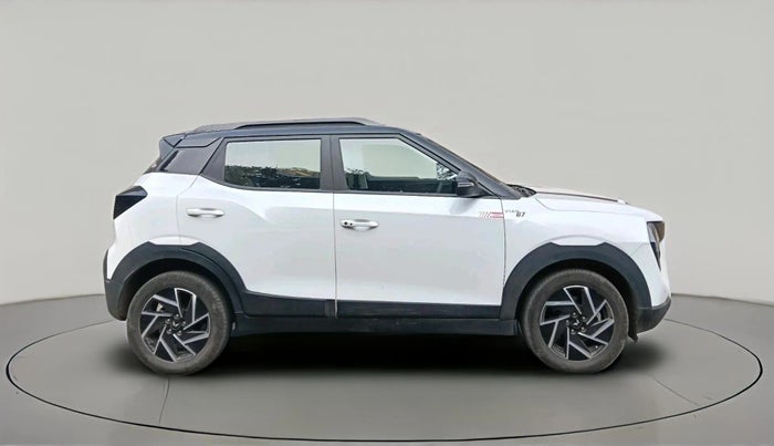 2024 Mahindra XUV 3XO AX7 1.2 TGDi, Petrol, Manual, 13,329 km, exterior