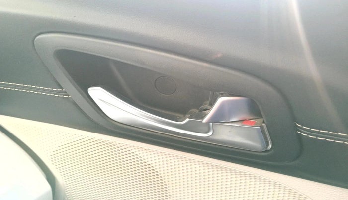 2024 Mahindra XUV 3XO AX7 1.2 TGDi, Petrol, Manual, 13,329 km, interior