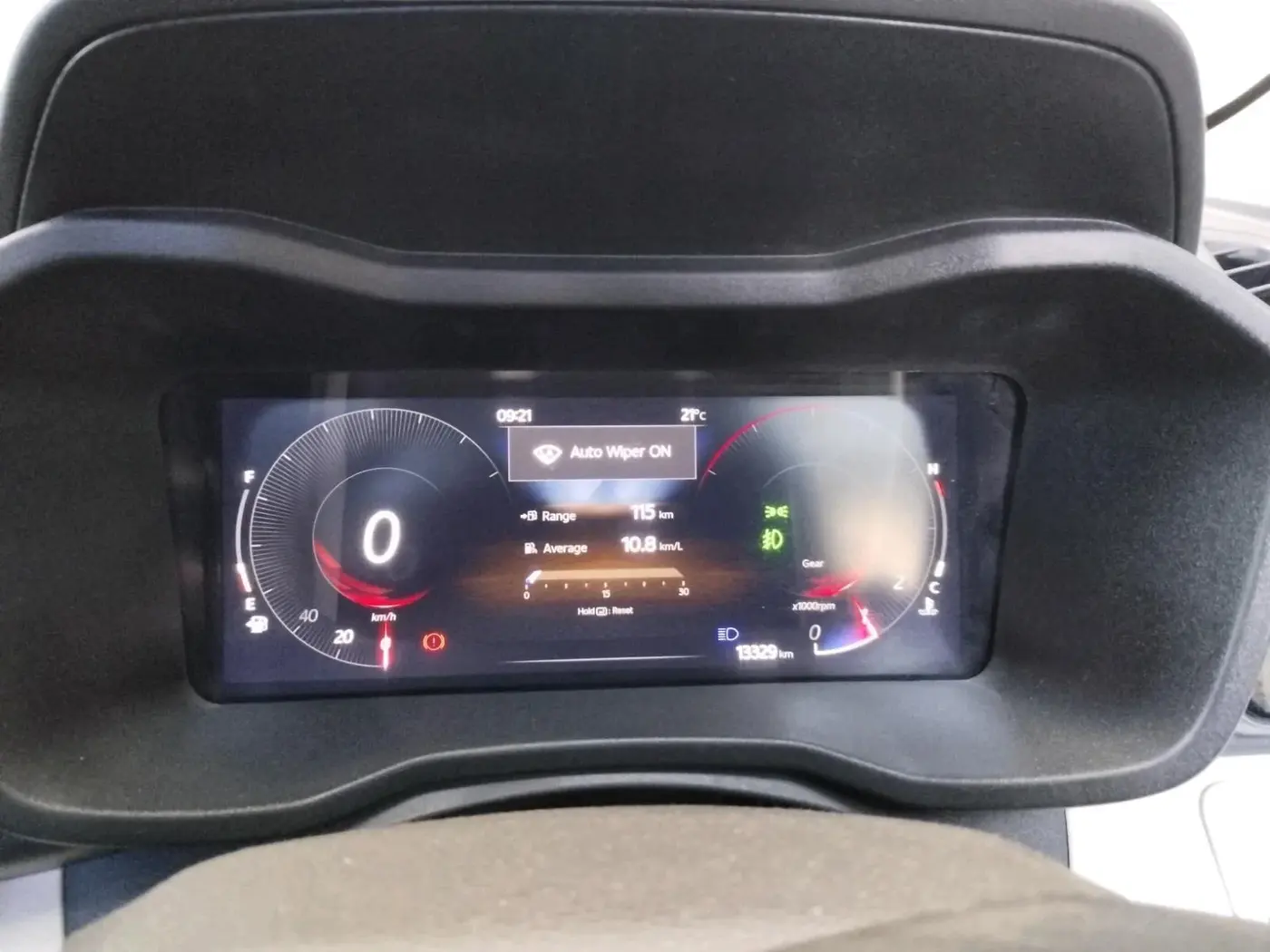 2024 Mahindra XUV 3XO AX7 1.2 TGDi, Petrol, Manual, 13,329 km, interior