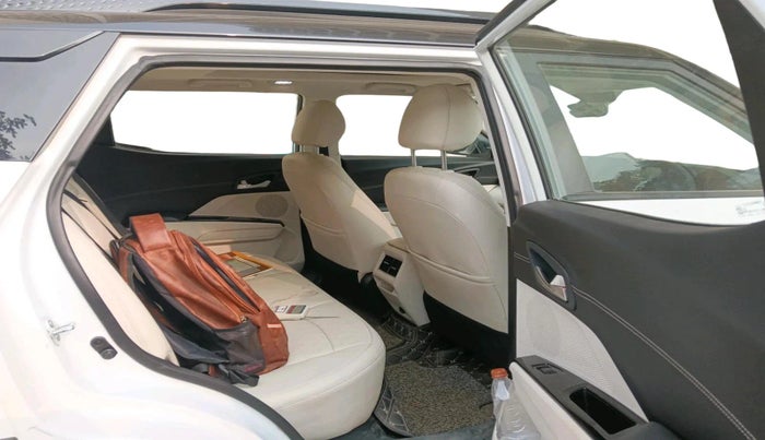 2024 Mahindra XUV 3XO AX7 1.2 TGDi, Petrol, Manual, 13,329 km, interior