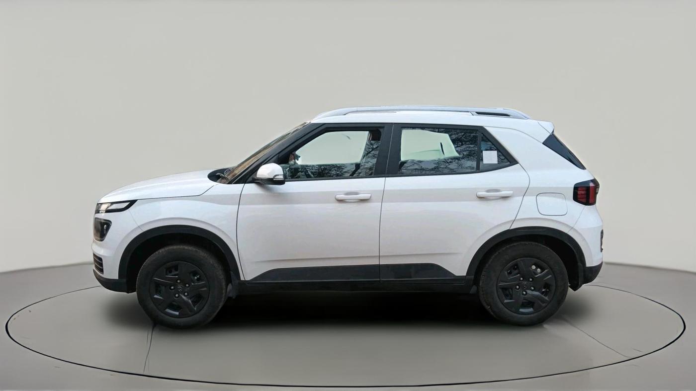 2024 Hyundai VENUE SX 1.2 PETROL, Petrol, Manual, 8,051 km, exterior