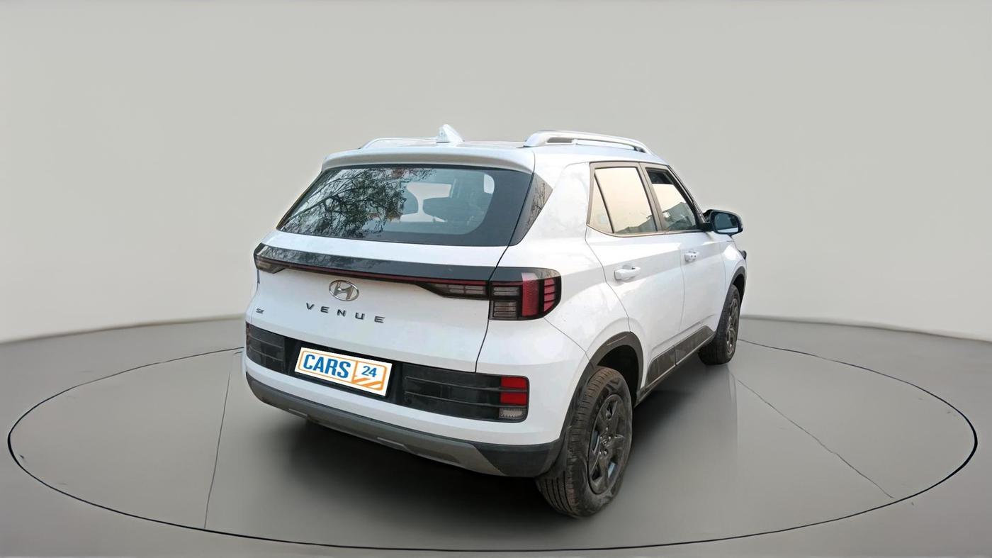 2024 Hyundai VENUE SX 1.2 PETROL, Petrol, Manual, 8,051 km, exterior